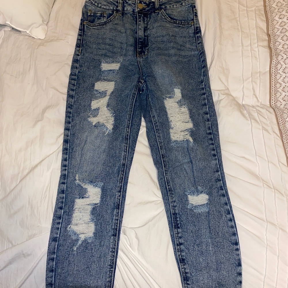 Ripped skinny jeans
